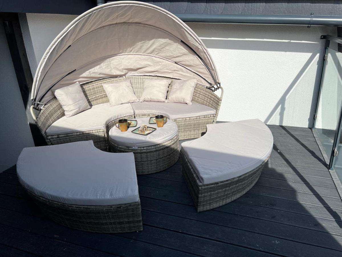 Apartament Premium Ze Zlota Wanna W Sypialni Widok Na Morze Dyskretny Taras Z Lozkiem - Baltyckie Sarbinowo 18 Exterior foto
