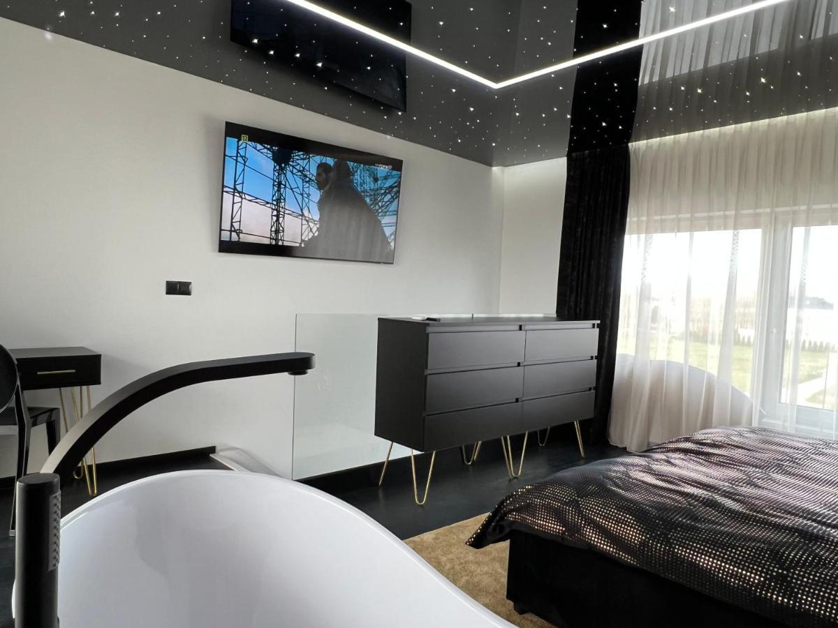 Apartament Premium Ze Zlota Wanna W Sypialni Widok Na Morze Dyskretny Taras Z Lozkiem - Baltyckie Sarbinowo 18 Exterior foto