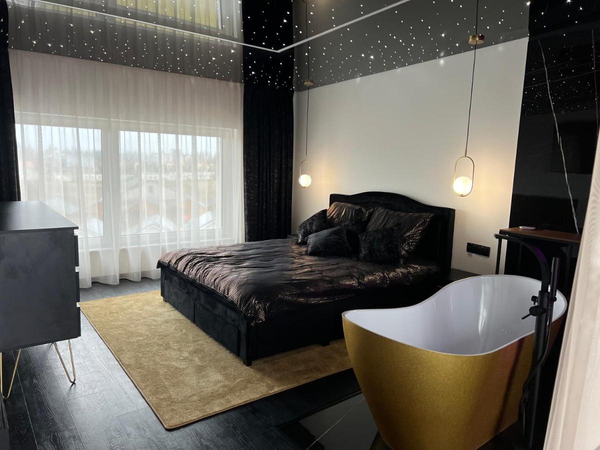 Apartament Premium Ze Zlota Wanna W Sypialni Widok Na Morze Dyskretny Taras Z Lozkiem - Baltyckie Sarbinowo 18 Exterior foto