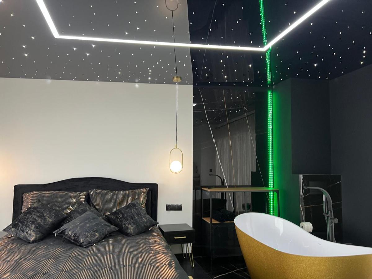 Apartament Premium Ze Zlota Wanna W Sypialni Widok Na Morze Dyskretny Taras Z Lozkiem - Baltyckie Sarbinowo 18 Exterior foto